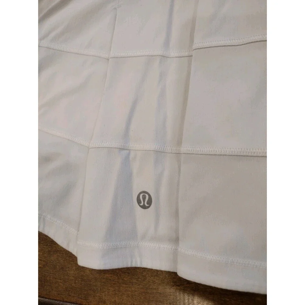 LULULEMON Women's EUC Pace Rival White tennis Skirt Skort - size 6